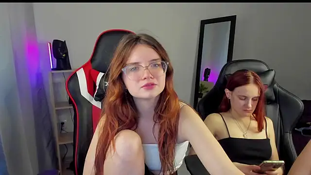 Snapshot of Sonya_Glen chatting on 02-21-25, 05:56 Sonya Glen online show from 02-21-25, 05:56