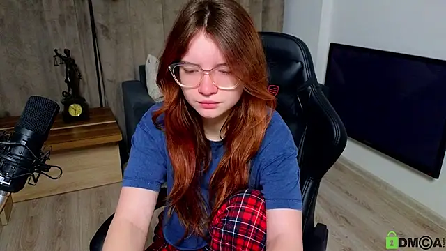 Snapshot of Sonya_Glen chatting on 02-22-25, 06:41 Sonya Glen online show from 02-22-25, 06:41