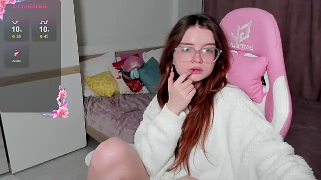 Snapshot of Sonya_Glen chatting on 03-06-25, 05:03 Sonya Glen online show from 03-06-25, 05:03