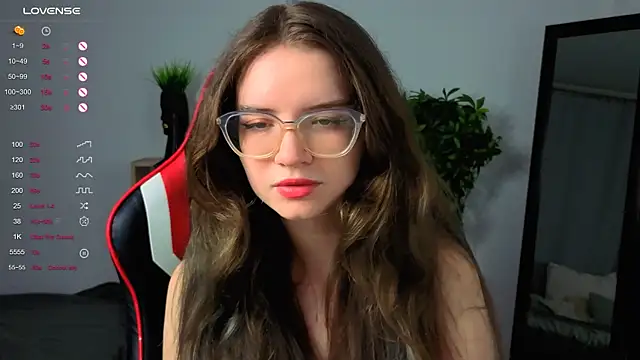 Snapshot of Sonya_Glen chatting on 09-13-25, 08:30 Sonya Glen online show from 09-13-25, 08:30