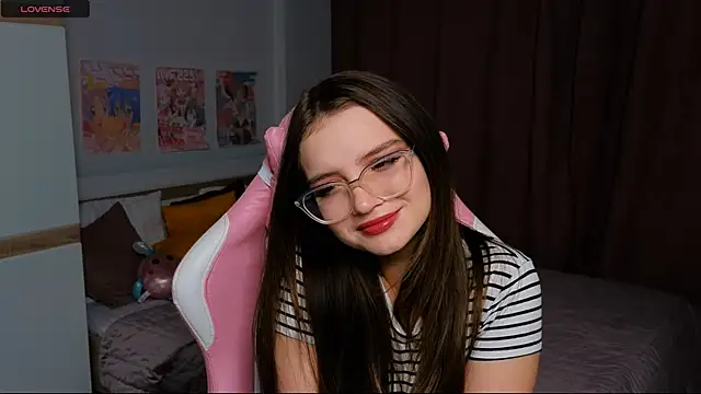 Snapshot of Sonya_Glen chatting on 11-23-25, 10:09 Sonya Glen online show from 11-23-25, 10:09