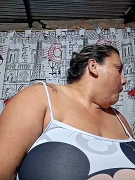 Snapshot of chubby_sexy_big_tits chatting on 10-21-25, 12:11 chubby sexy big tits online show from 10-21-25, 12:11