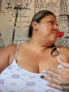 Snapshot of chubby_sexy_big_tits chatting on 10-29-25, 11:45 chubby sexy big tits online show from 10-29-25, 11:45