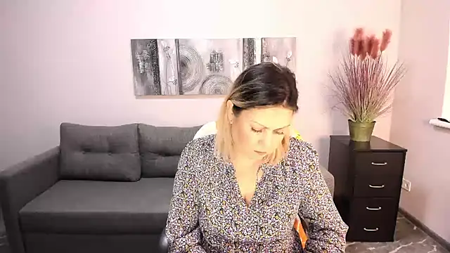 Milana Blake online show from 02-05-25, 10:08
