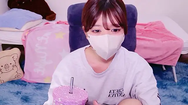 Snapshot of Runarunapi chatting on 03-02-26, 12:12 Runarunapi online show from 03-02-26, 12:12