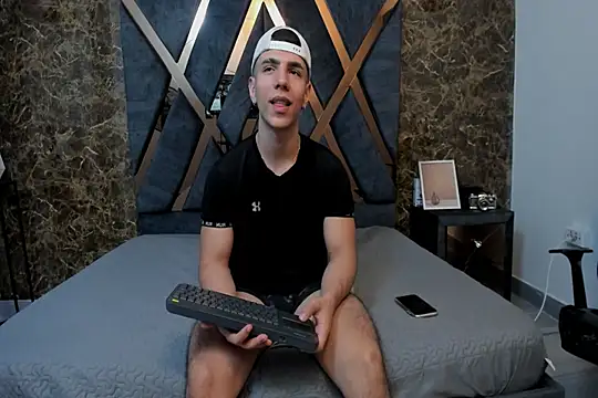 Flynn Riider online show from 01-06-25, 02:25