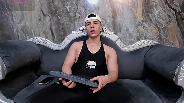 Flynn Riider online show from 01-08-25, 05:37