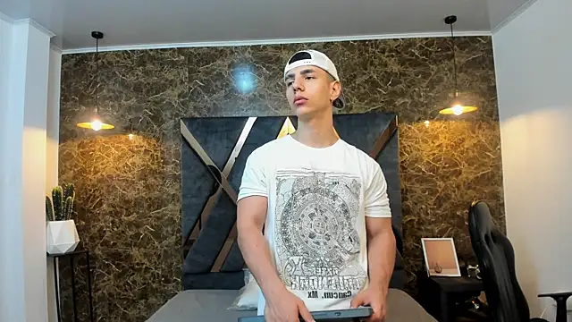 Flynn Riider online show from 01-10-25, 11:22