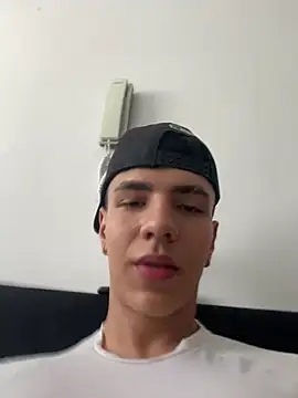 Flynn Riider online show from 02-18-25, 08:47