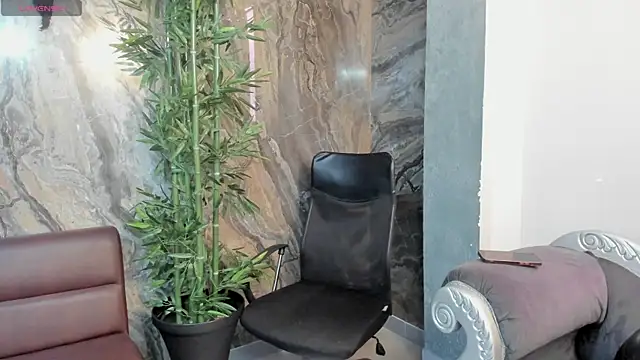 Flynn Riider online show from 10-11-25, 05:11