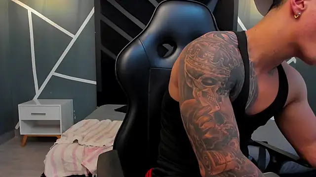 Flynn Riider online show from 12-05-25, 05:27