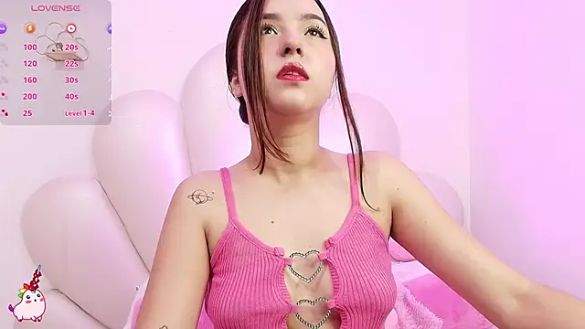 Snapshot of zoewillian chatting on 02-15-26, 08:27 zoewillian online show from 02-15-26, 08:27