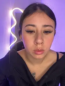 Zoee t online show from 11-02-25, 04:04