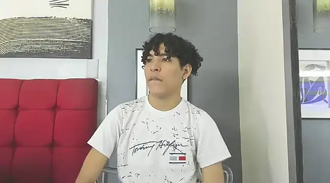 Snapshot of _Natassia_Dreams chatting on 03-18-25, 04:04 Natassia Dreams online show from 03-18-25, 04:04