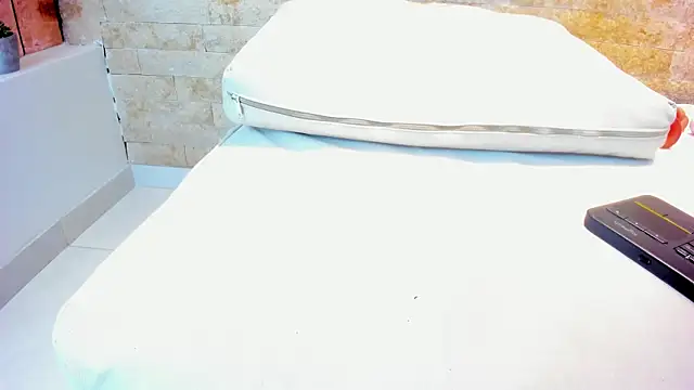 mia roldan  online show from 01-14-25, 11:48