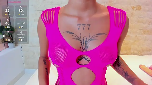 mia roldan  online show from 01-22-25, 07:24