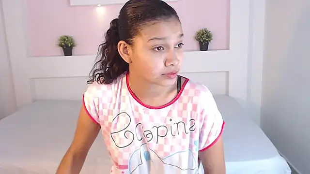 Snapshot of SelenaFox6 chatting on 02-18-25, 10:16 SelenaFox6 online show from 02-18-25, 10:16