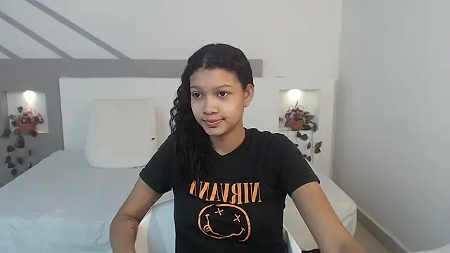 Snapshot of SelenaFox6 chatting on 02-19-25, 11:28 SelenaFox6 online show from 02-19-25, 11:28