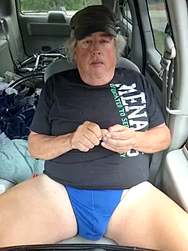 Snapshot of Bus310A chatting on 09-13-25, 02:06 Bus310A online show from 09-13-25, 02:06