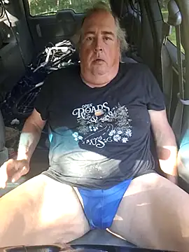 Snapshot of Bus310A chatting on 09-26-25, 03:38 Bus310A online show from 09-26-25, 03:38