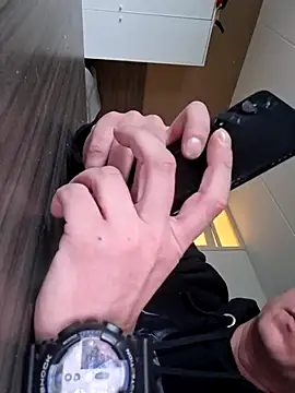 Snapshot of Endrju1988 chatting on 11-27-25, 01:24 Endrju1988 online show from 11-27-25, 01:24