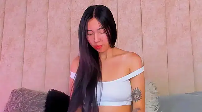 Snapshot of Rosse_Emily chatting on 01-19-25, 07:15 Rosse Emily online show from 01-19-25, 07:15
