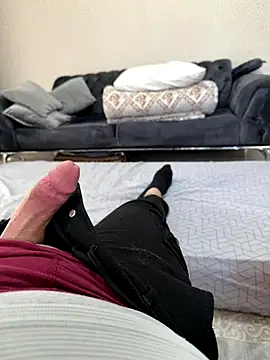 Snapshot of Loco42- chatting on 11-13-25, 06:01 Loco42- online show from 11-13-25, 06:01