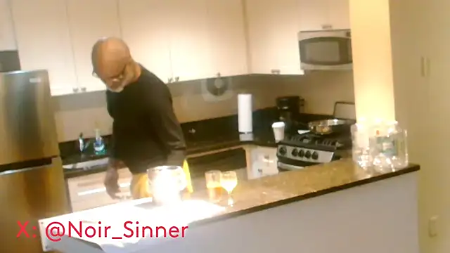 Snapshot of sinnernoir chatting on 02-24-26, 02:59 sinnernoir online show from 02-24-26, 02:59