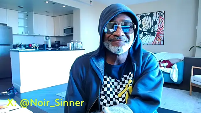 Snapshot of sinnernoir chatting on 02-27-26, 01:55 sinnernoir online show from 02-27-26, 01:55