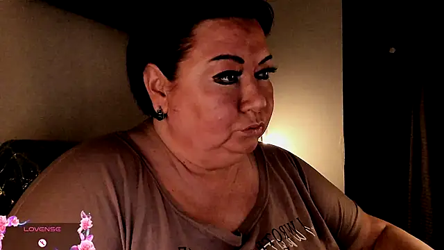 Snapshot of SexxyDreams1 chatting on 09-14-25, 05:28 SexxyDreams1 online show from 09-14-25, 05:28