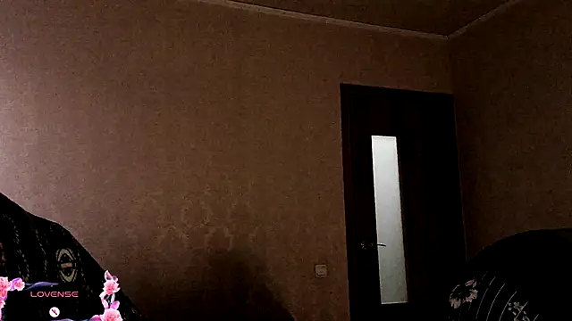 Snapshot of SexxyDreams1 chatting on 12-05-25, 03:48 SexxyDreams1 online show from 12-05-25, 03:48