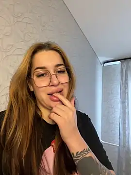 Snapshot of VikiDemi chatting on 09-28-25, 10:42 VikiDemi online show from 09-28-25, 10:42