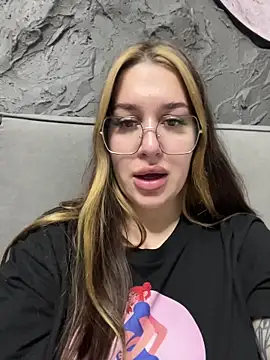 Snapshot of VikiDemi chatting on 11-08-25, 03:56 VikiDemi online show from 11-08-25, 03:56