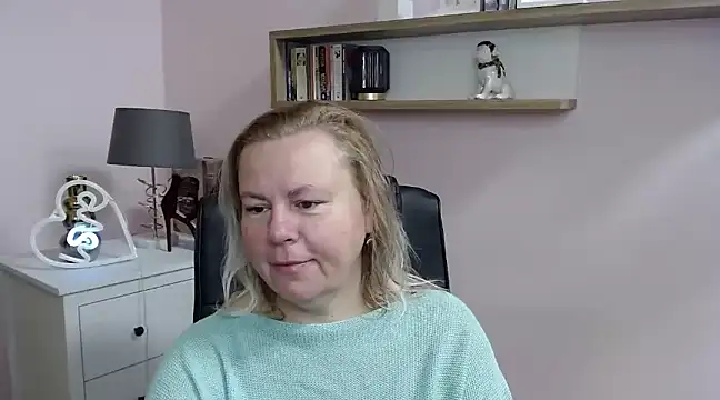 Snapshot of NancyCREAM chatting on 02-10-25, 05:36 NancyCREAM online show from 02-10-25, 05:36