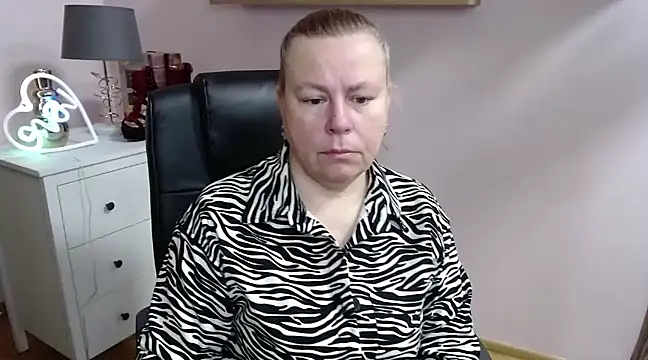 Snapshot of NancyCREAM chatting on 02-19-25, 05:27 NancyCREAM online show from 02-19-25, 05:27