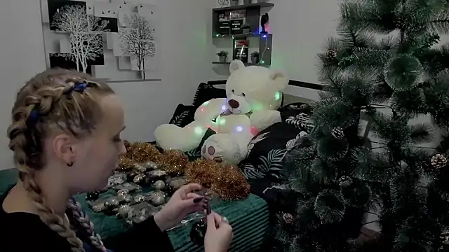 LinaTruly online show from 12-14-24, 07:14