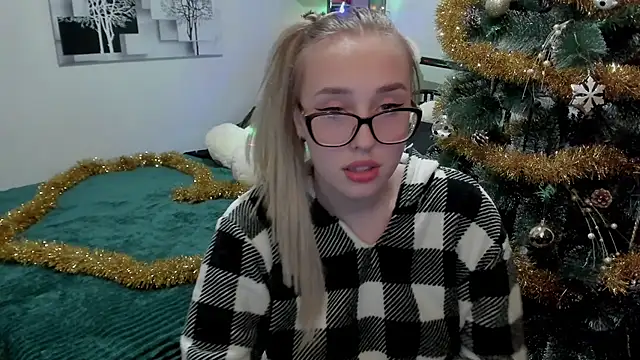 LinaTruly online show from 12-23-24, 08:03