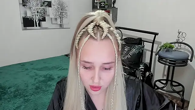 LinaTruly online show from 02-25-25, 08:30