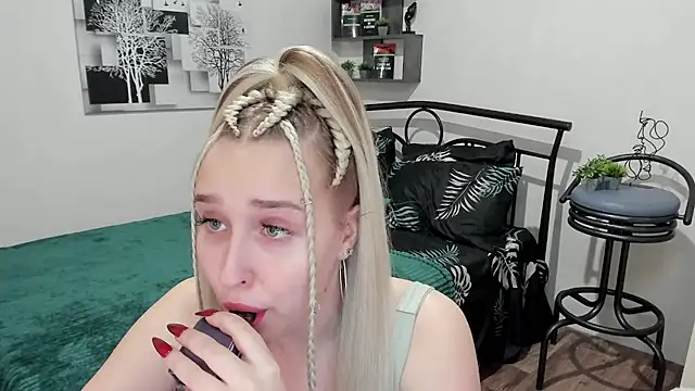 LinaTruly online show from 02-26-25, 08:54