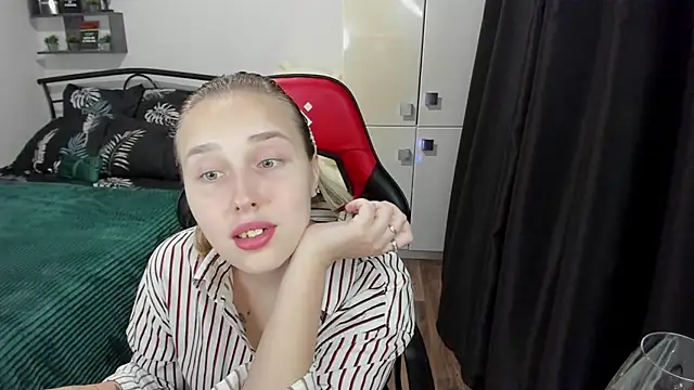 LinaTruly online show from 10-09-25, 09:24