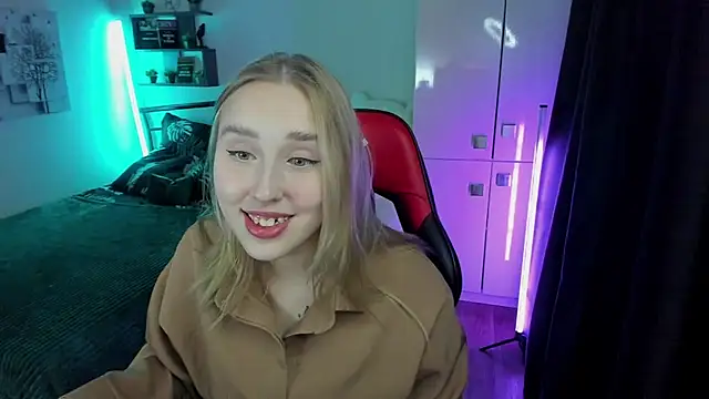 LinaTruly online show from 10-10-25, 09:14