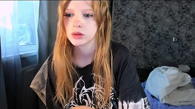 Snapshot of Inma_Lewdness chatting on 10-10-25, 01:32 Inma Lewdness online show from 10-10-25, 01:32