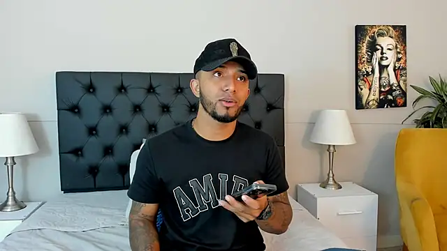 Snapshot of Robin_Rief chatting on 10-08-25, 03:37 Robin Rief online show from 10-08-25, 03:37