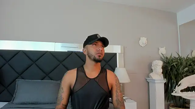 Snapshot of Robin_Rief chatting on 11-18-25, 03:34 Robin Rief online show from 11-18-25, 03:34