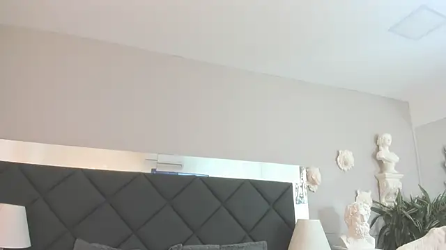 Snapshot of Robin_Rief chatting on 11-19-25, 03:28 Robin Rief online show from 11-19-25, 03:28