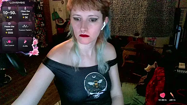 Snapshot of _hellostormy_ chatting on 02-13-25, 10:34 hellostormy online show from 02-13-25, 10:34