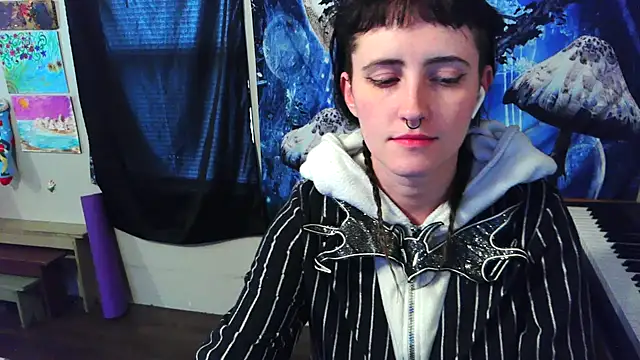 Snapshot of _hellostormy_ chatting on 11-24-25, 06:18 hellostormy online show from 11-24-25, 06:18