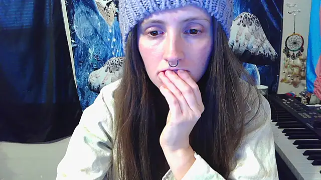 Snapshot of _hellostormy_ chatting on 12-18-25, 04:13 hellostormy online show from 12-18-25, 04:13