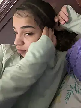 Snapshot of 1prettygem chatting on 12-27-24, 12:18 1prettygem online show from 12-27-24, 12:18