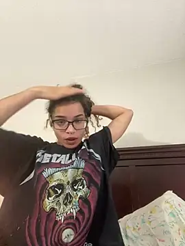 Snapshot of 1prettygem chatting on 12-28-24, 07:11 1prettygem online show from 12-28-24, 07:11